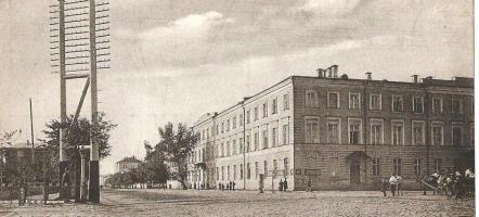 Здание присутственных мест на Дворцовой улице (ныне ул. Советская, 118), в котором находилось губернское правление