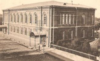 Здание Нарышкинской читальни (ныне Тамбовская областная картинная галерея), в котором проходило заседание городского народного совещания 26 сентября 1917 года